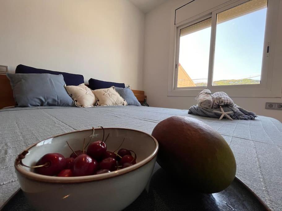 Apartamento “La Caleta” Calella Esterno foto