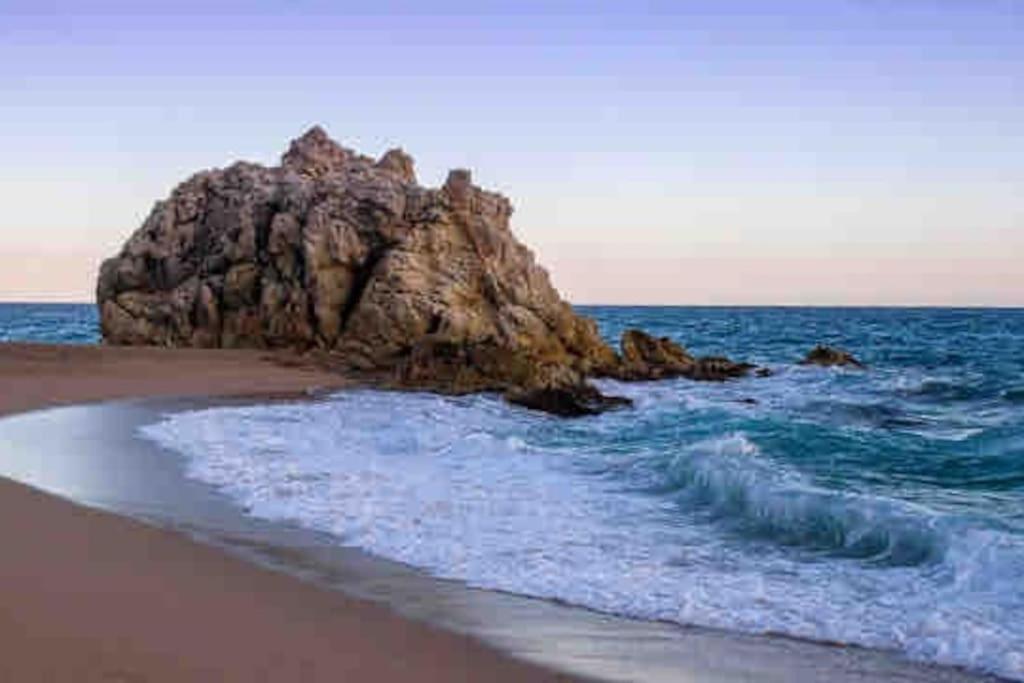 Apartamento “La Caleta” Calella Esterno foto